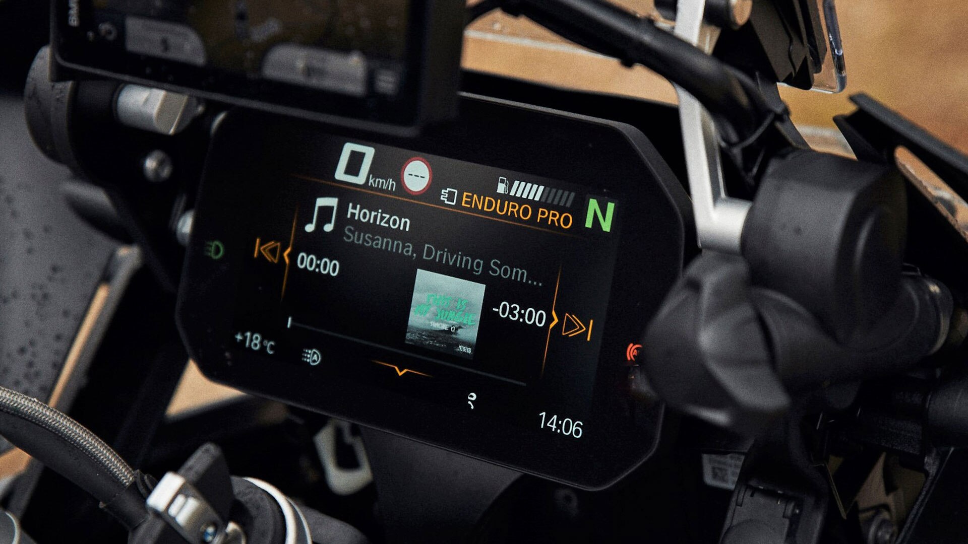 BMW R 1250 GS i Connectivity kao standard.