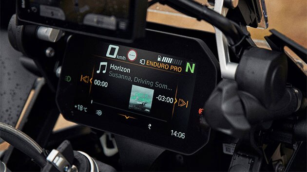 BMW R 1250 GS i Connectivity kao standard.