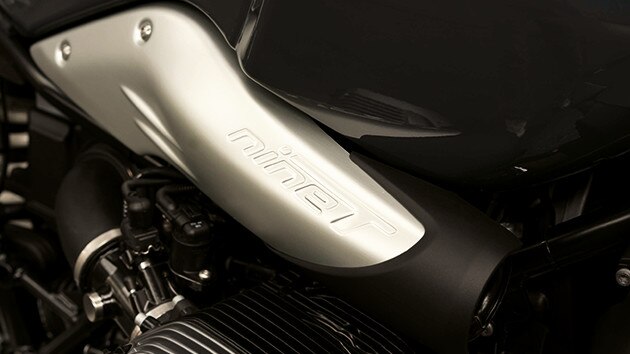 R nineT Pure "nineT" natpis