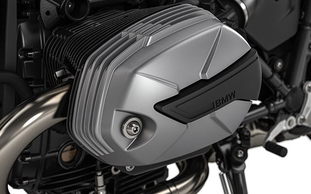Vidimo dvocilindrični bokser motor modela R nineT Scrambler.