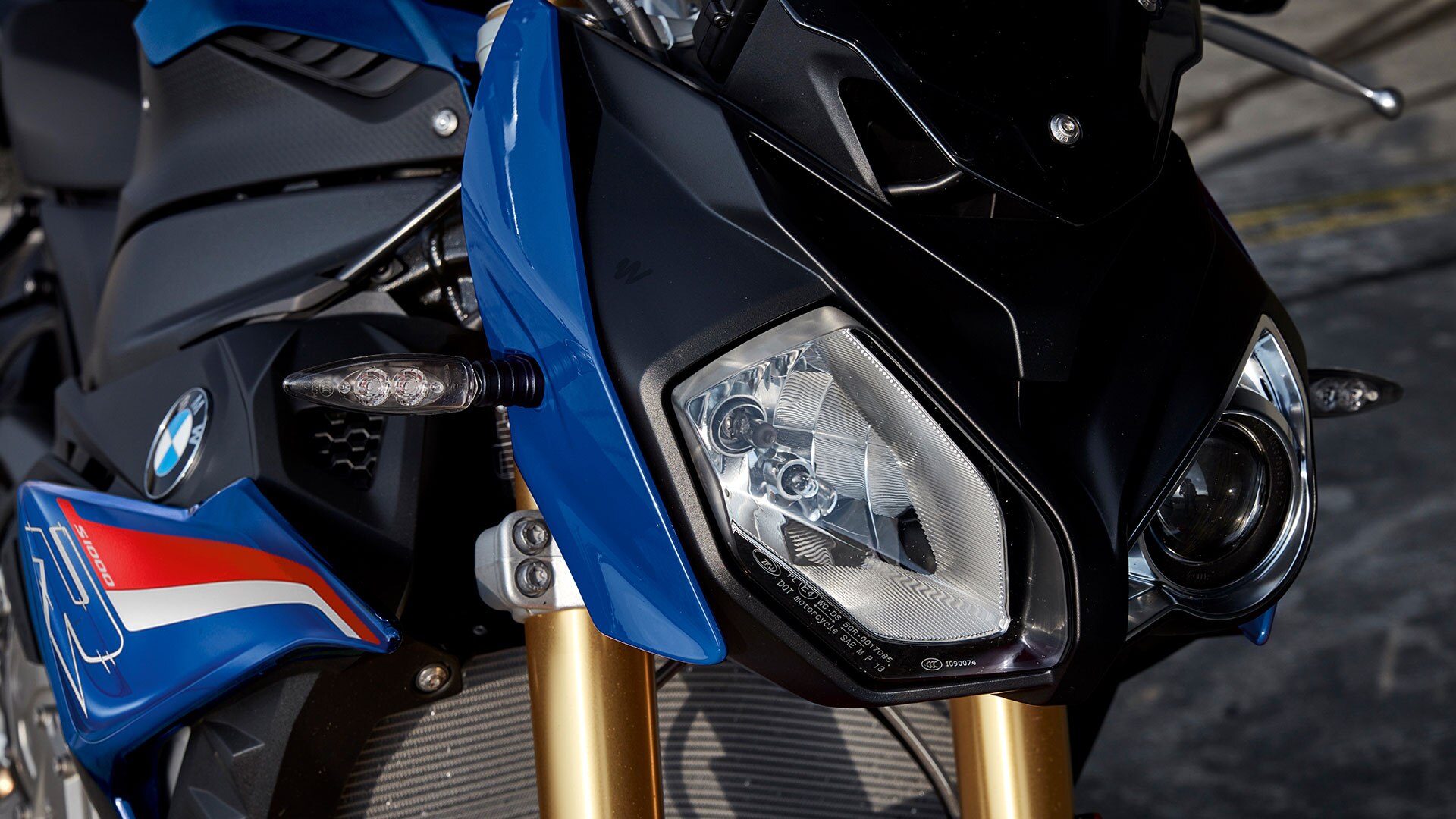 S 1000 R Upečatljiv prednji kraj