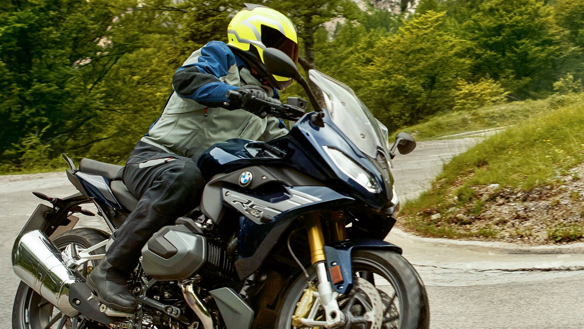 R 1250 RS u krivini