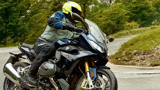 R 1250 RS u krivini