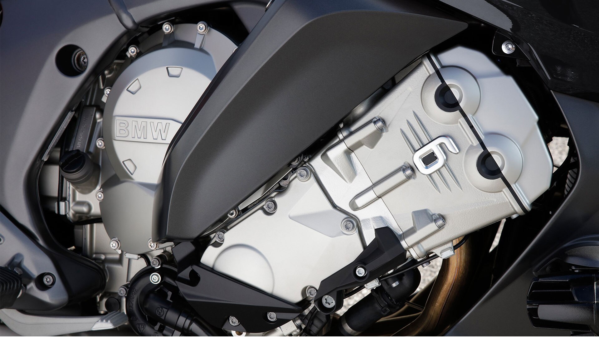 K 1600 GT višebojni šestocilindrični linijski motor