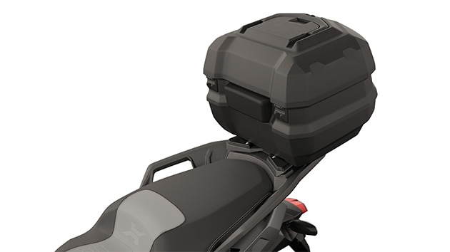 The optional luggage carrier for the C 400 X from BMW Motorrad